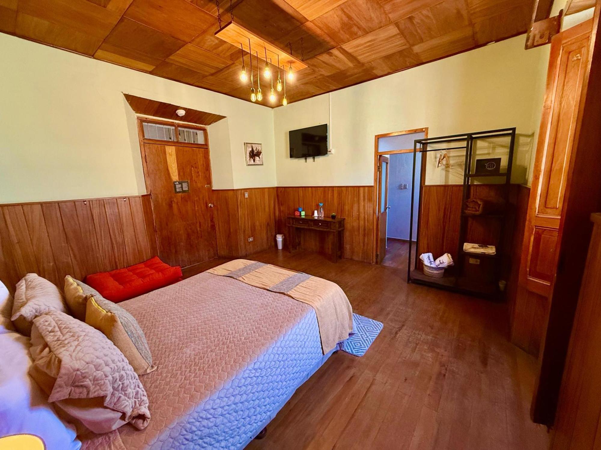 Hotel Mucha Кесальтенанго Экстерьер фото
